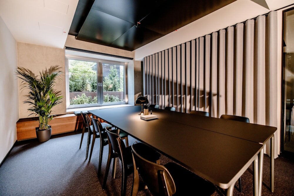 Фото The Flag West M.