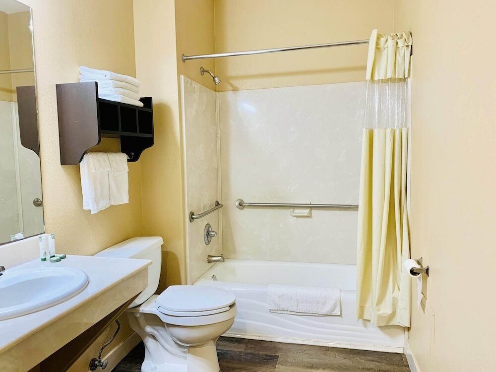 Фото Weston Inn & Suites