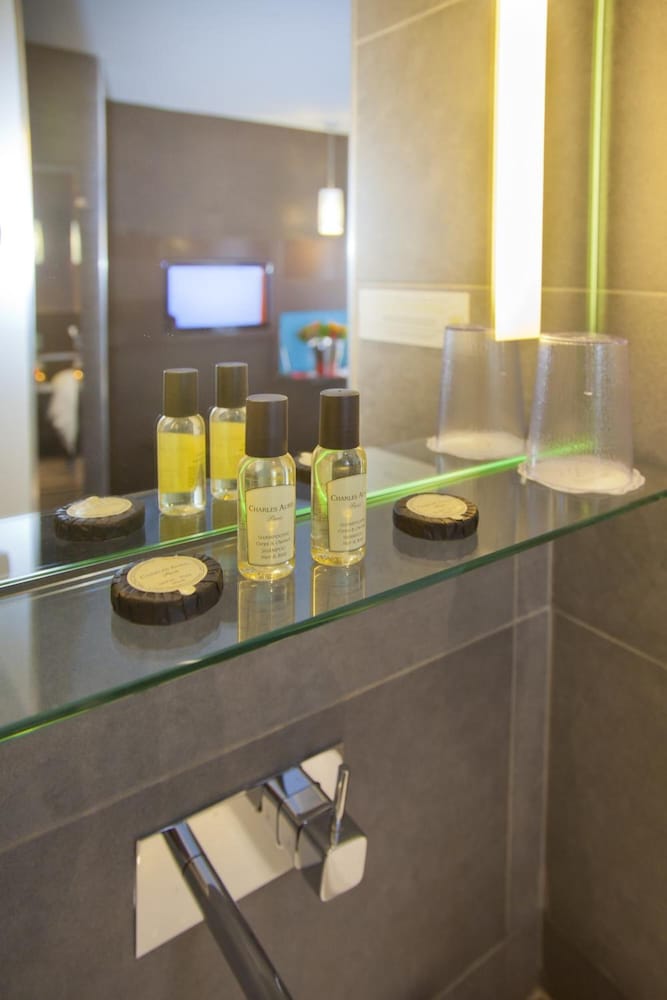 Фото Hotel Lumières Montmartre Paris