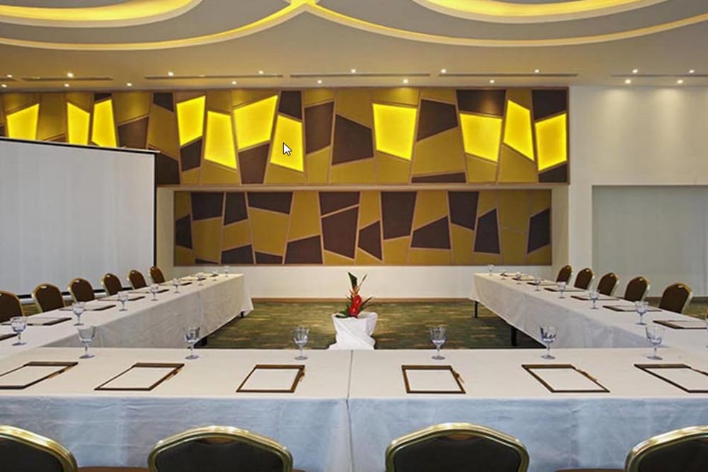 Фото Centara Pattaya Hotel