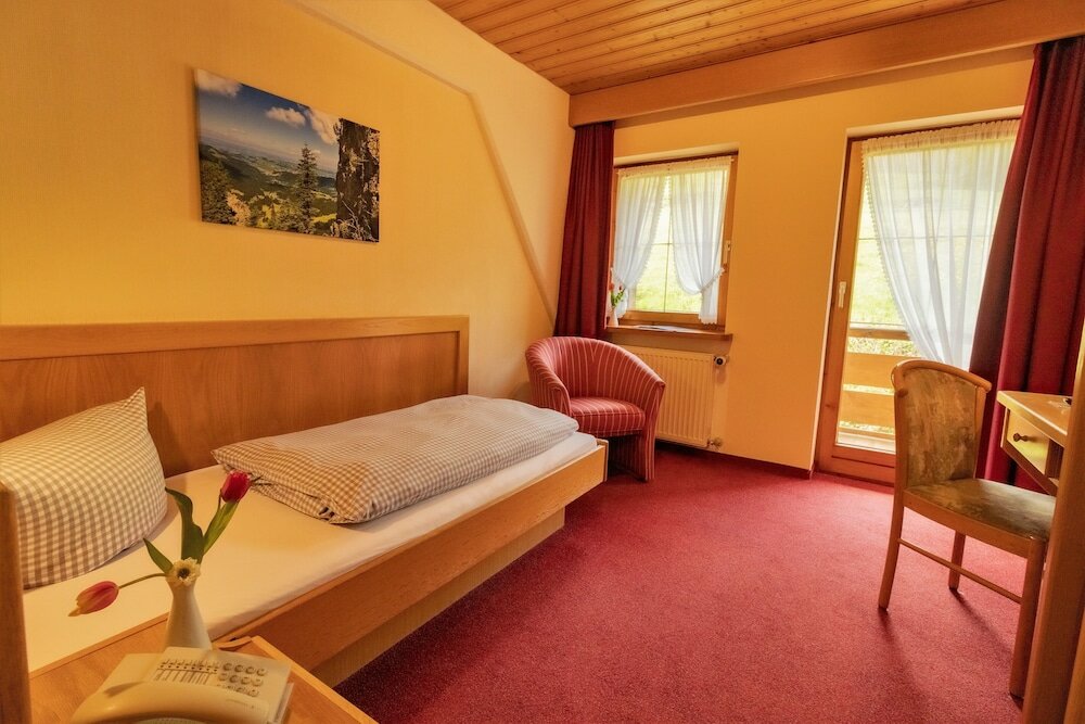 Фото Berg- und Aktivhotel Edelsberg