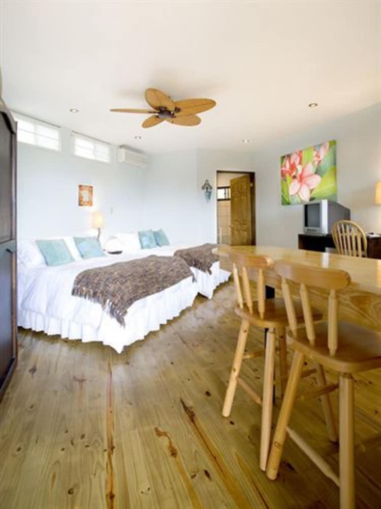 Фото Boutique Hotel Out of Bounds Costa Rica