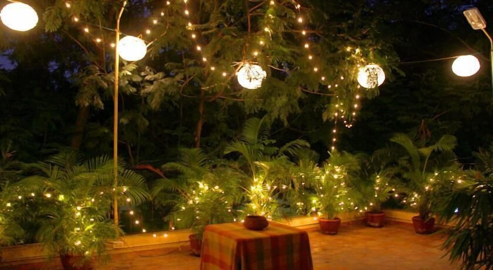 Фото Hanu Reddy Residences Poes Garden