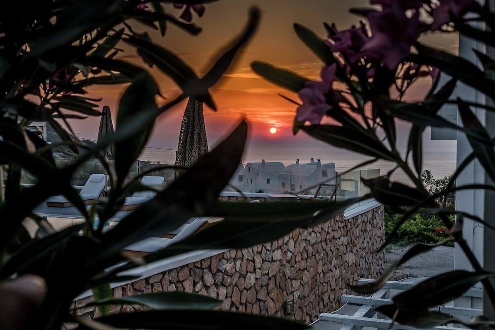 Фото Symmetry Suites