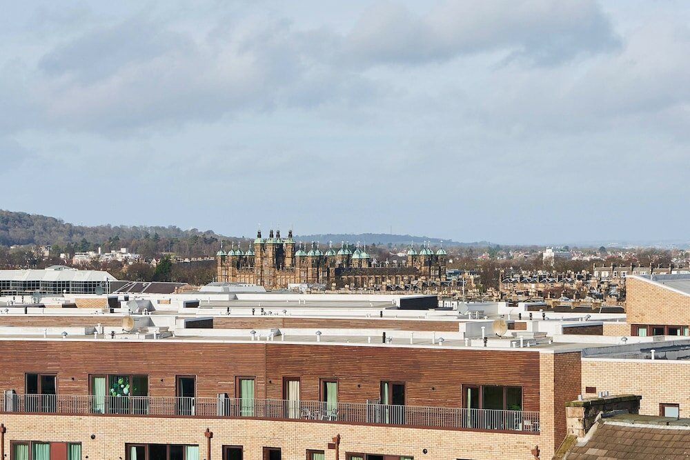 Фото Moxy Edinburgh Fountainbridge