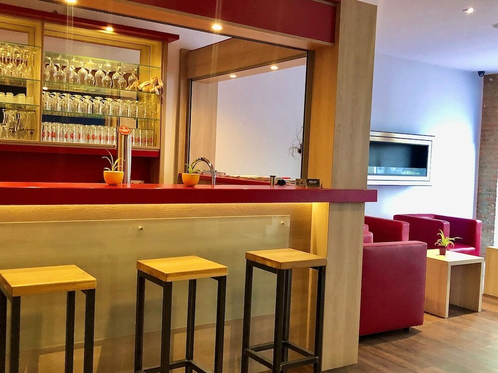 Фото Montana Hotel Köln-Bonn Airport