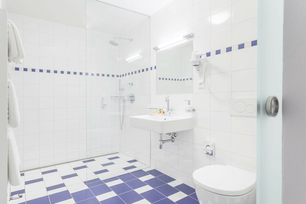 Фото Hotel At the White Lily