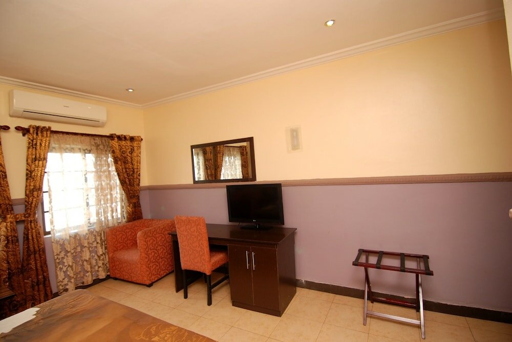 Фото Trafford Hotel