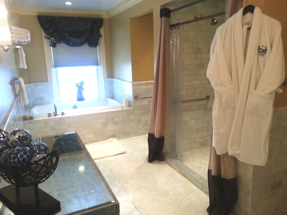 Фото The Lyme Inn