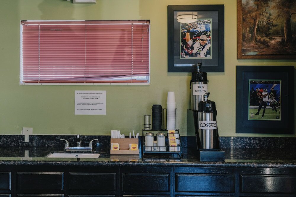 Фото La Hacienda Motel