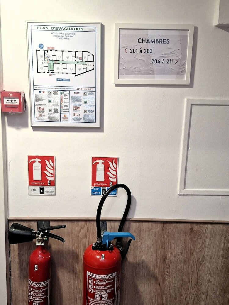 Фото Hipotel Paris Gambetta Republique