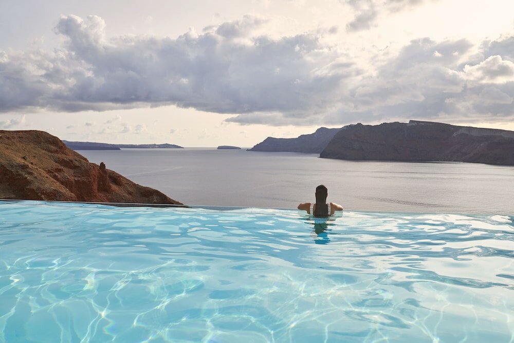 Фото Charisma Suites