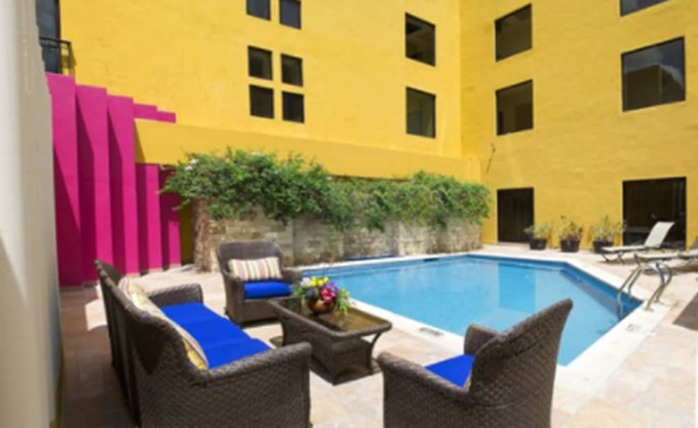 Фото Hotel Plaza Colonial