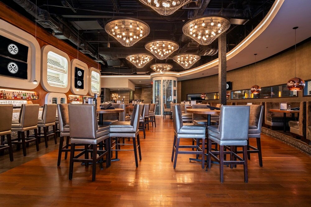 Фото Sandman Signature Vancouver Airport Hotel & Resort