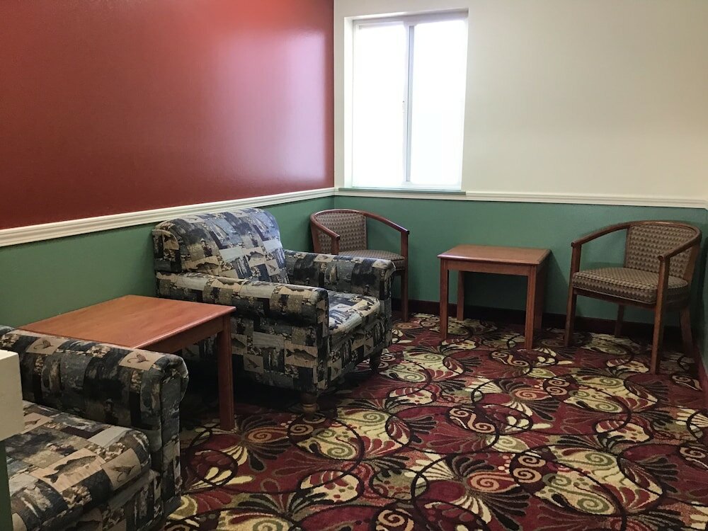 Фото Super 8 by Wyndham Salmon