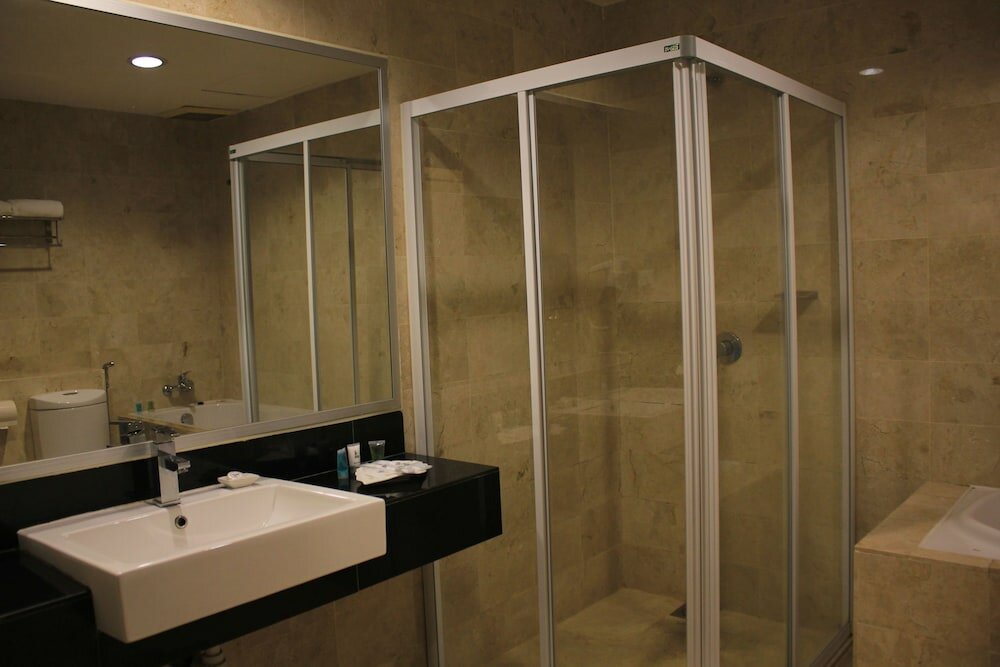 Фото Tower Regency Hotel & Apartments