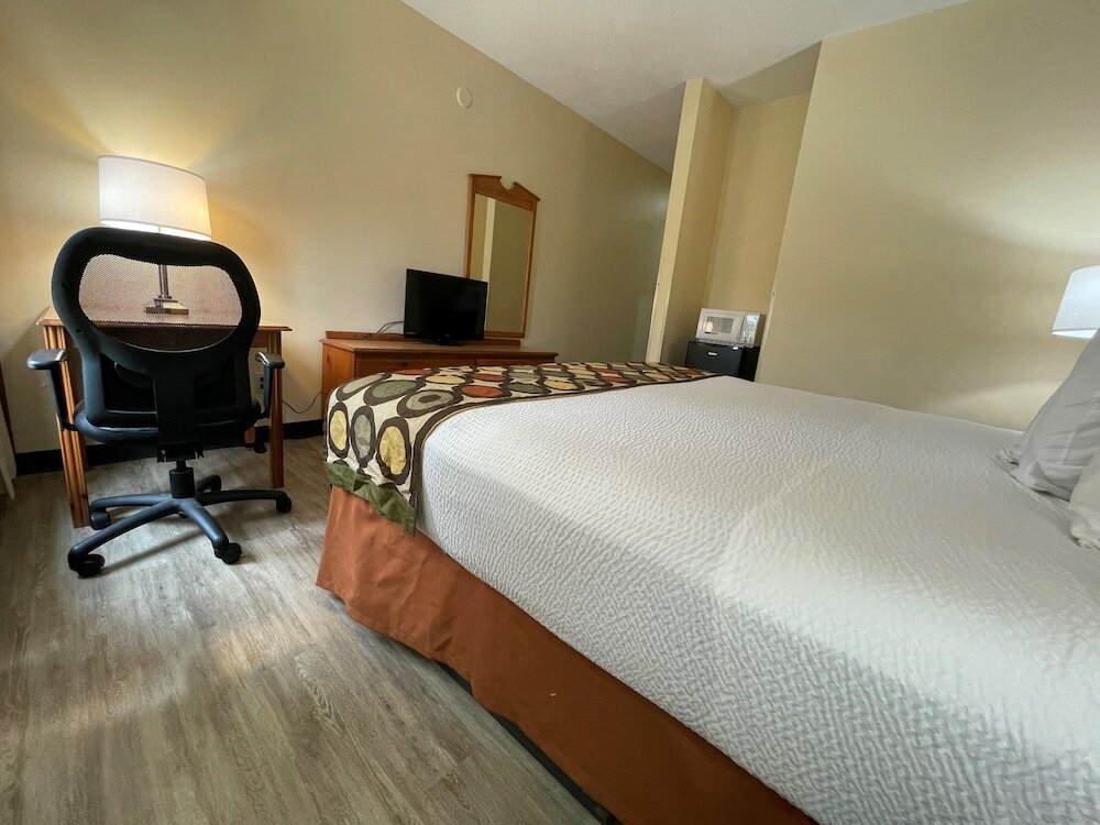 Фото Super 8 by Wyndham Pevely