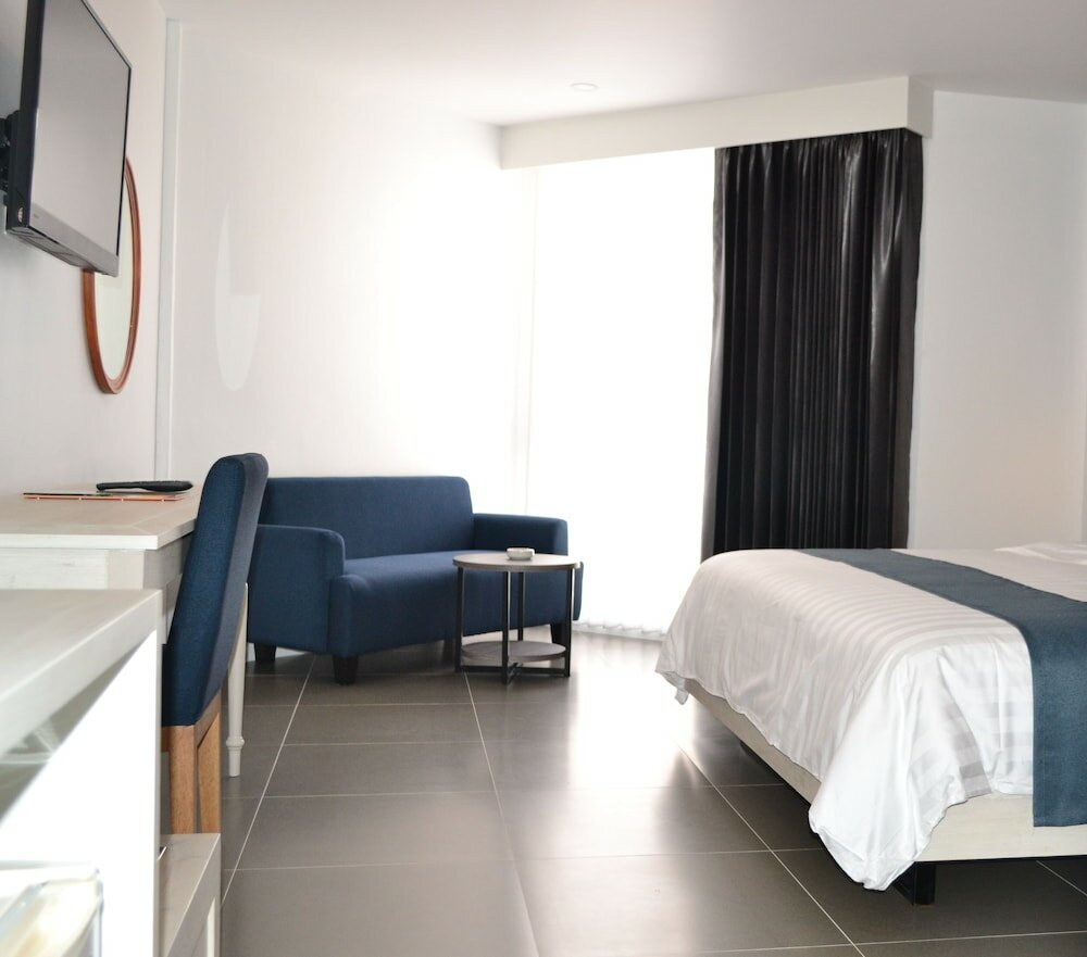 Фото Flipper Lodge Hotel