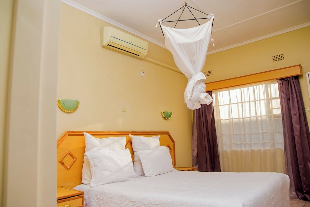 Фото Mosi-O-Tunya Executive Lodge