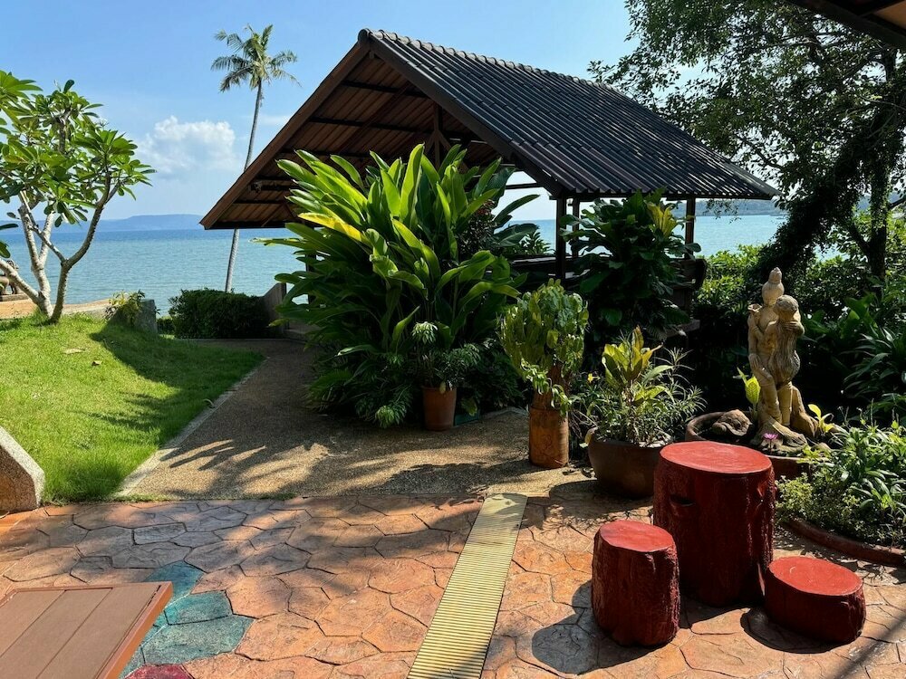 Hotel Koh Mak Buri Hut Natural Resort, Earth, photo