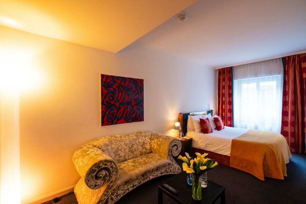 Фото The Ambassador