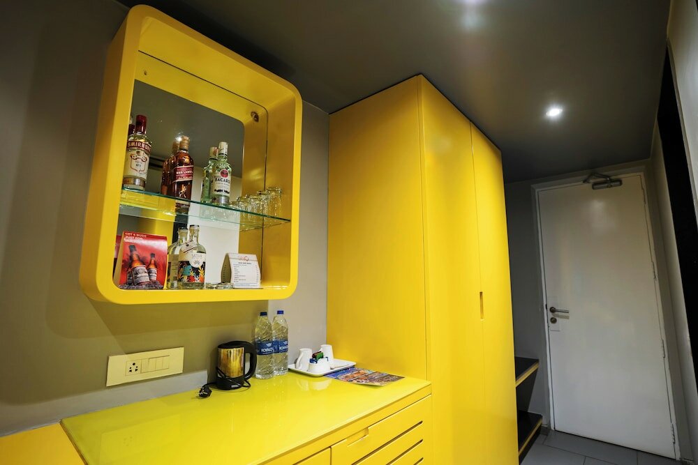 Фото SinQ Party Hotel