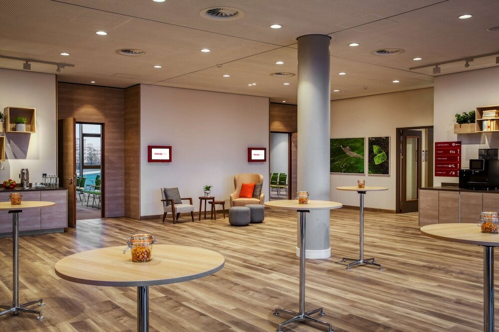 Фото IntercityHotel Amsterdam Schiphol Airport