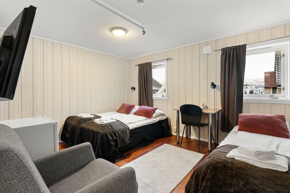 Фото Enter Backpack Hotel