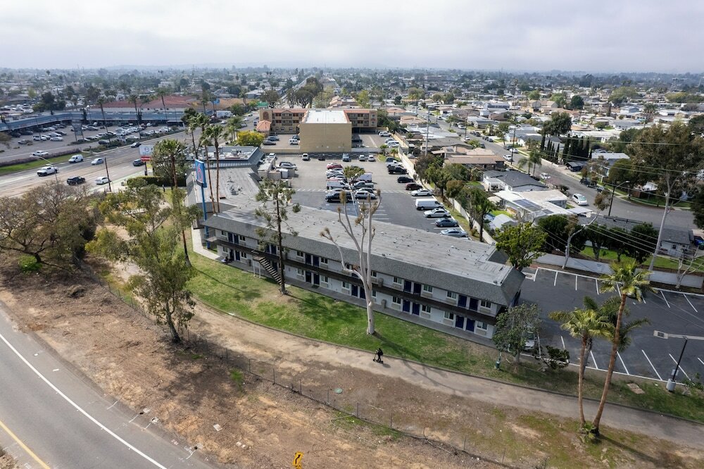 Фото Motel 6 San Diego, Ca - North