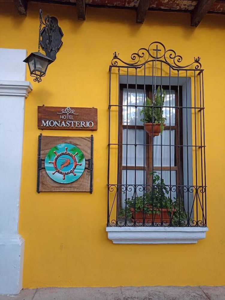 Фото Hotel Monasterio