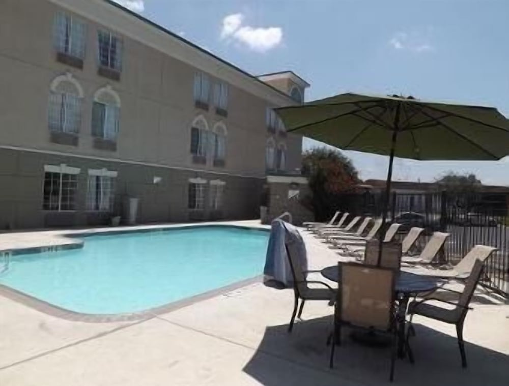 Фото Wingate by Wyndham San Marcos