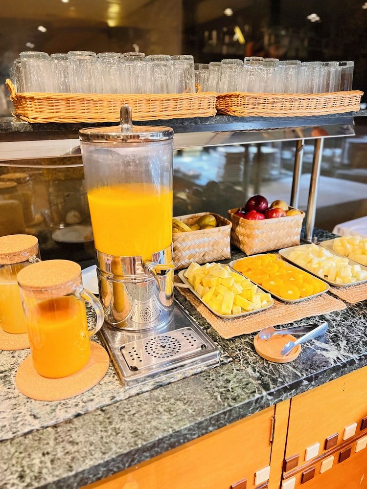 Фото Hotel Ciudad de Castelldefels