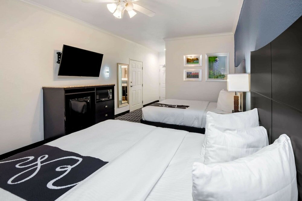 Фото La Quinta Inn & Suites by Wyndham Dalhart