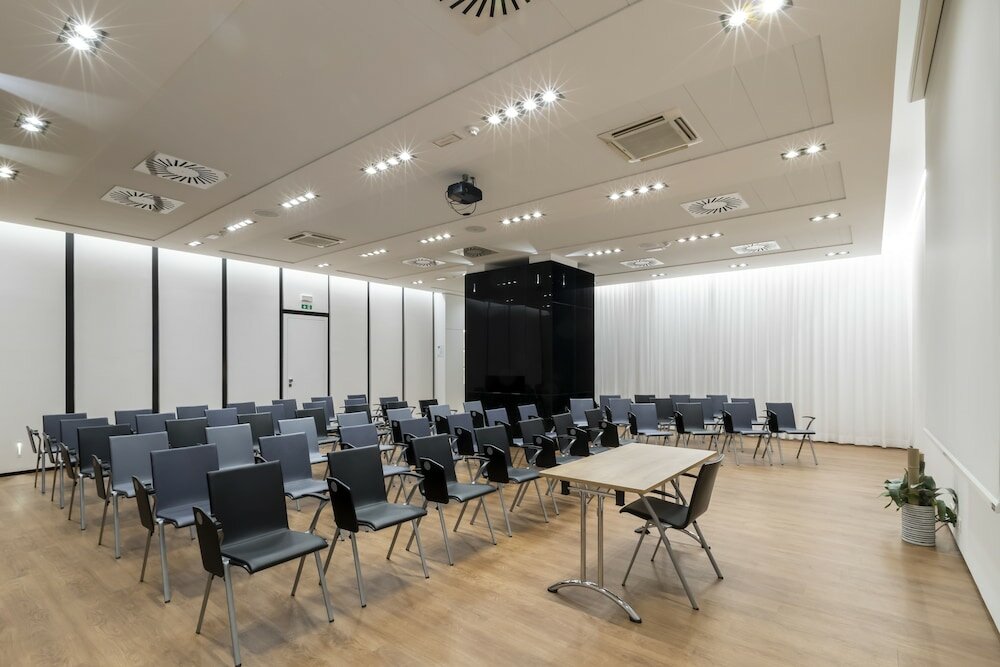 Фото M Hotel Ljubljana