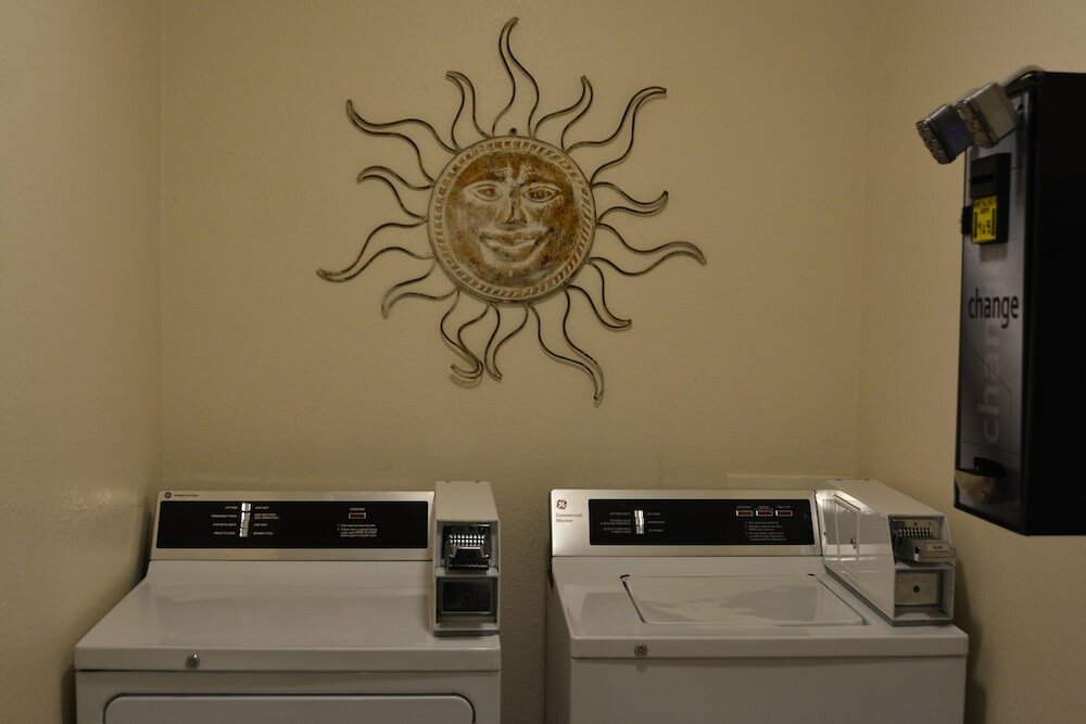 Фото Super 8 by Wyndham Austin/Airport South