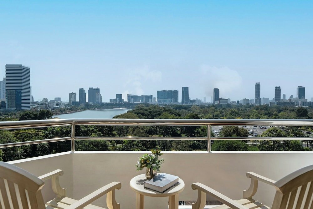 Фото Centre Point Sukhumvit 10