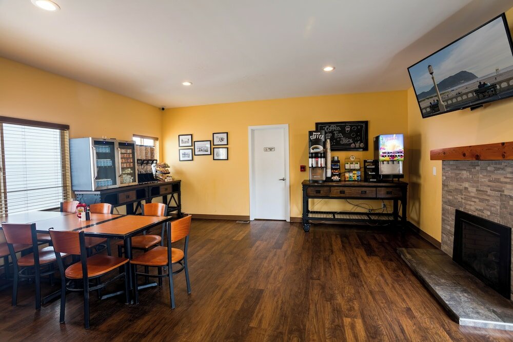 Фото Ebb Tide Oceanfront Inn