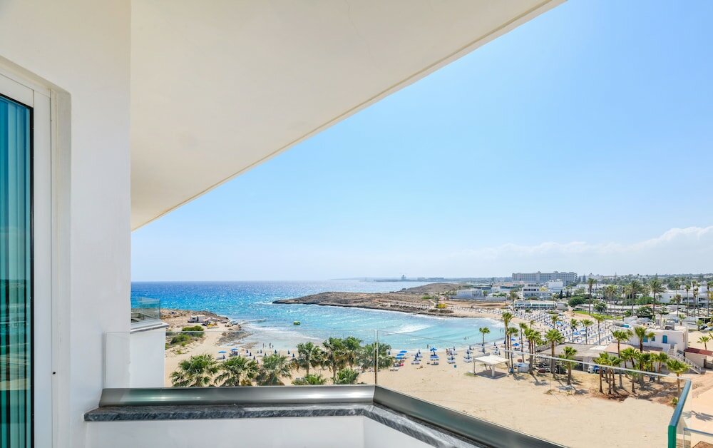 Фото Tasia Maris Sands