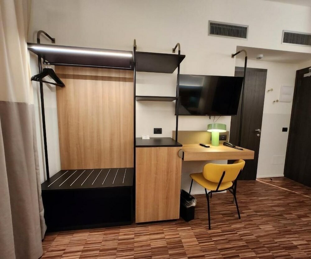 Фото Bleis Hotel