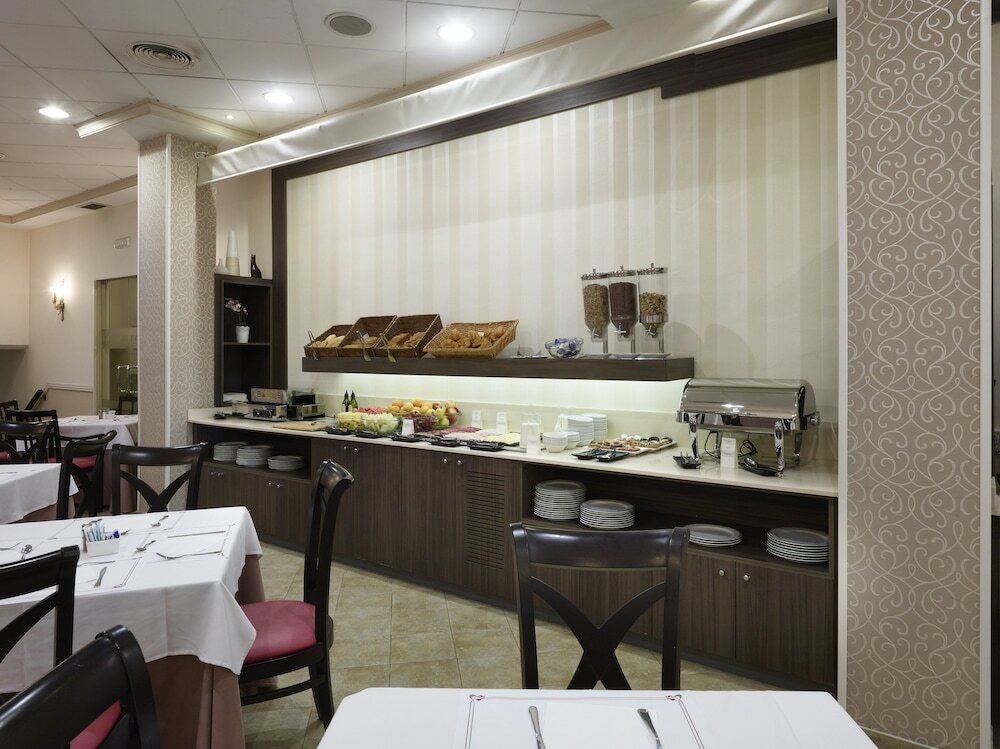 Фото Hotel Maestranza