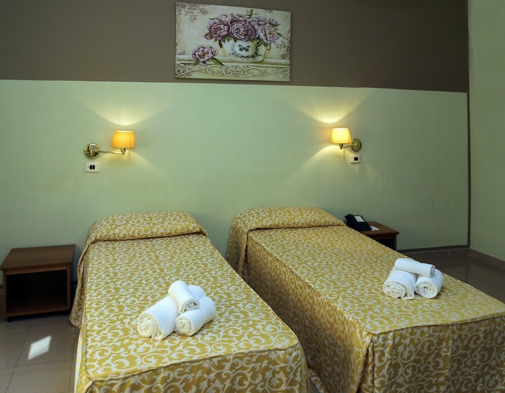 Фото Hotel Plaza