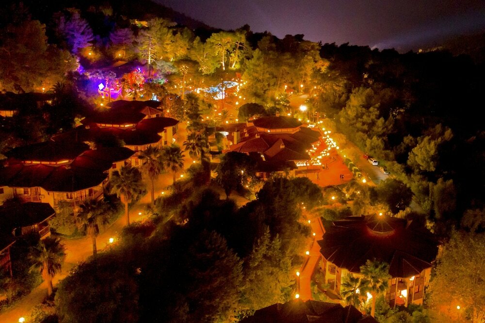 Фото Montana Pine Resort and SPA