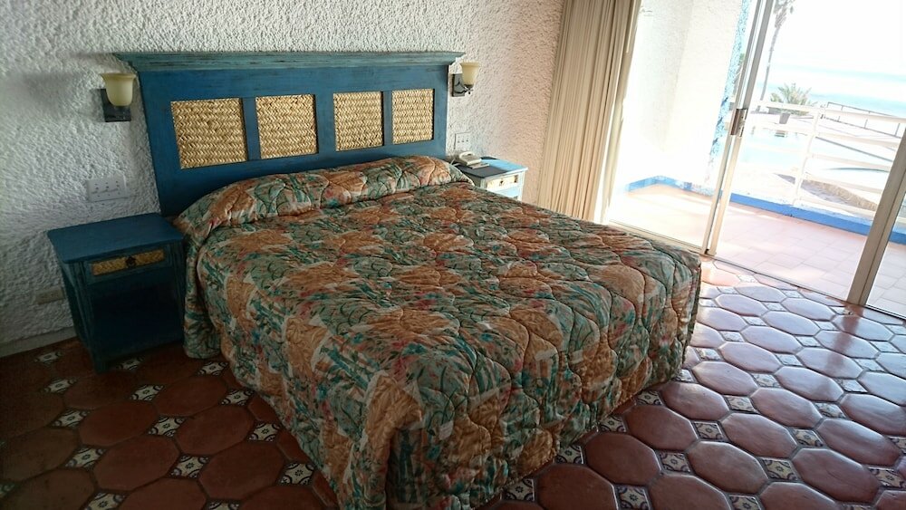 Фото Las Rocas Resort And SPA