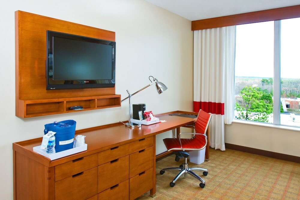 Фото Four Points by Sheraton Raleigh Durham Airport