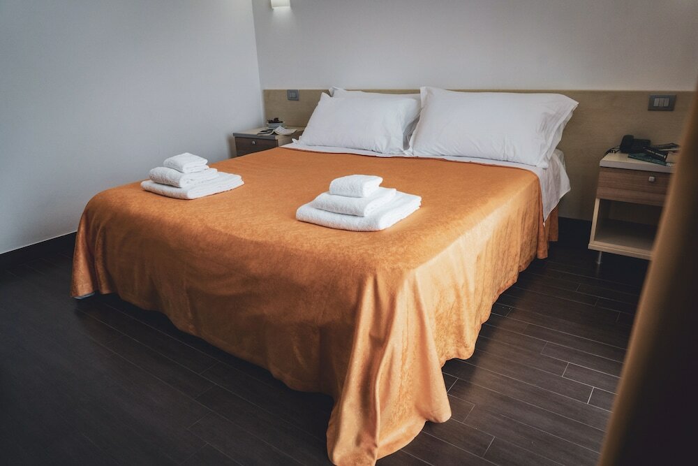 Фото Отель His Majesty