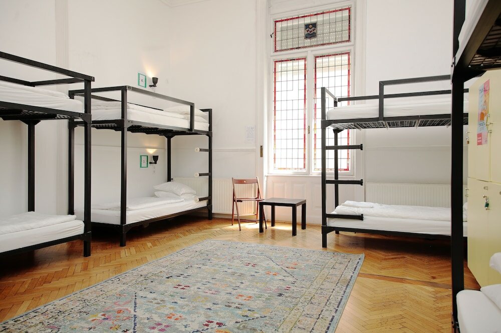 Фото Maverick Hostel & Ensuites