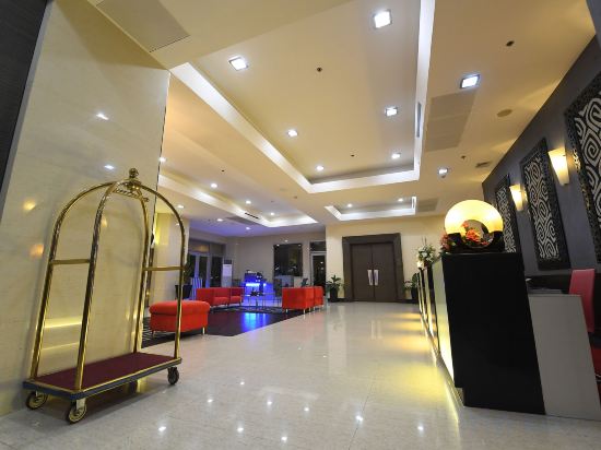 Фото Paseo Premiere Hotel