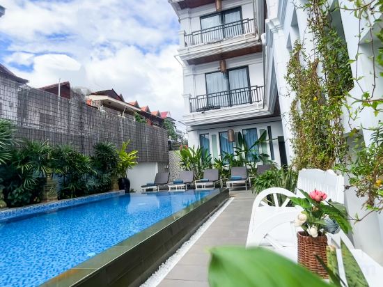 Фото The Center Point