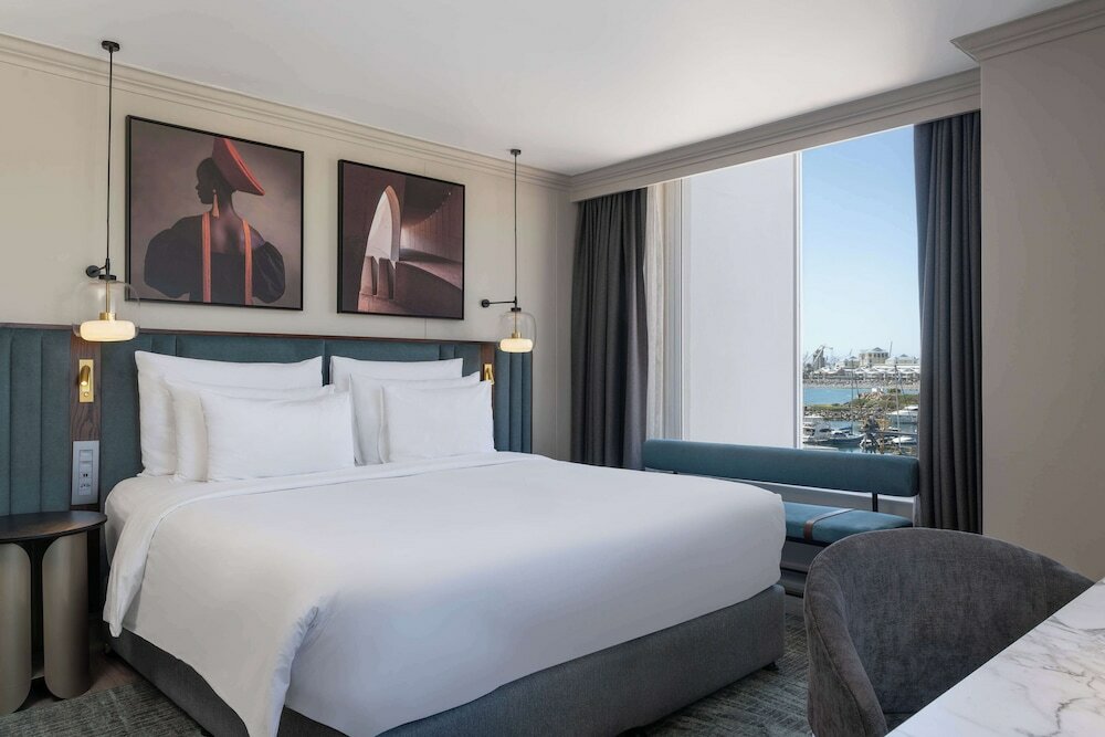 Фото Radisson Collection Hotel, Waterfront Cape Town