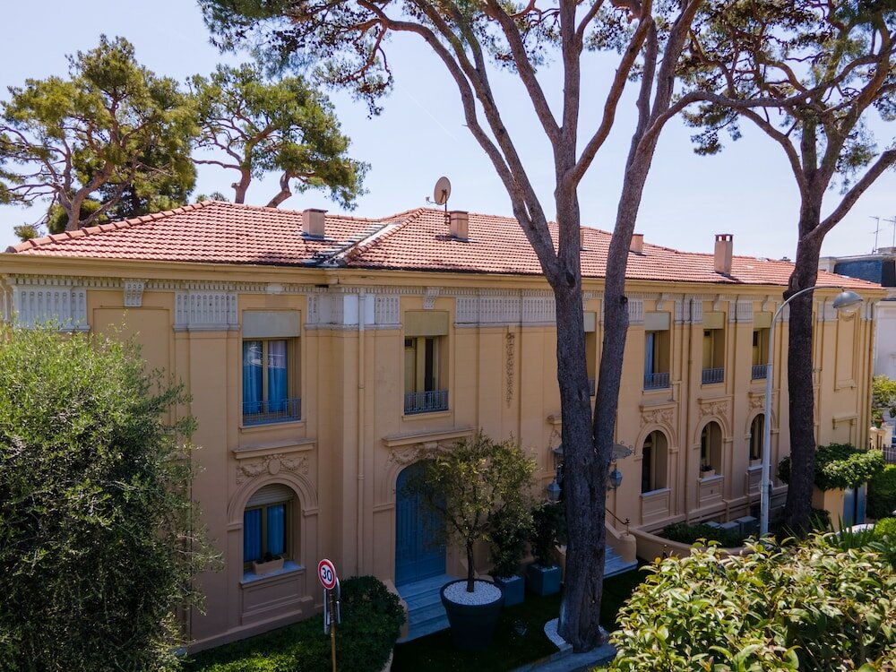 Фото Hôtel Petit Palais